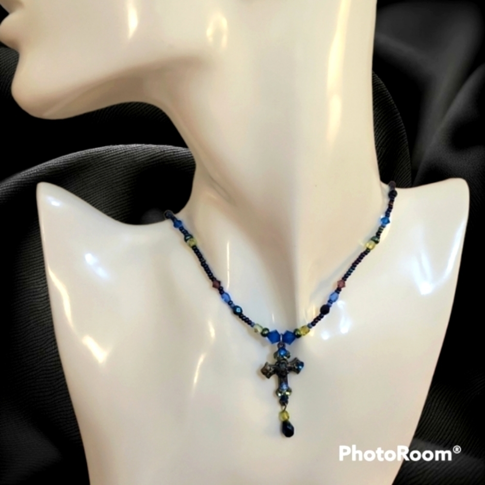 PREMIER DESIGNS Glass Beaded Rhinestone Cross Pendant Princess Necklace